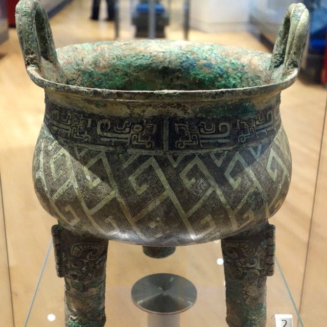 Bronze ritual ding vessel from the Shang dynasty